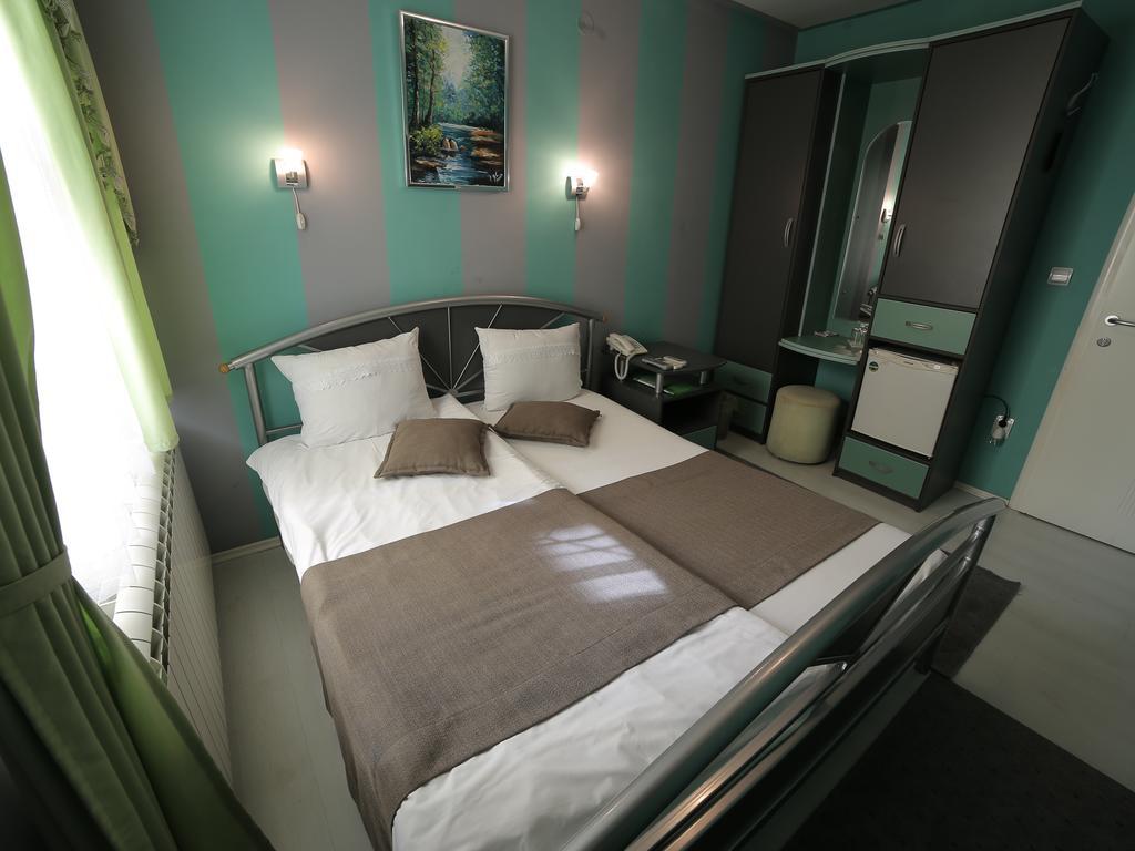 Hotel Zeneva Kragujevac Bilik gambar