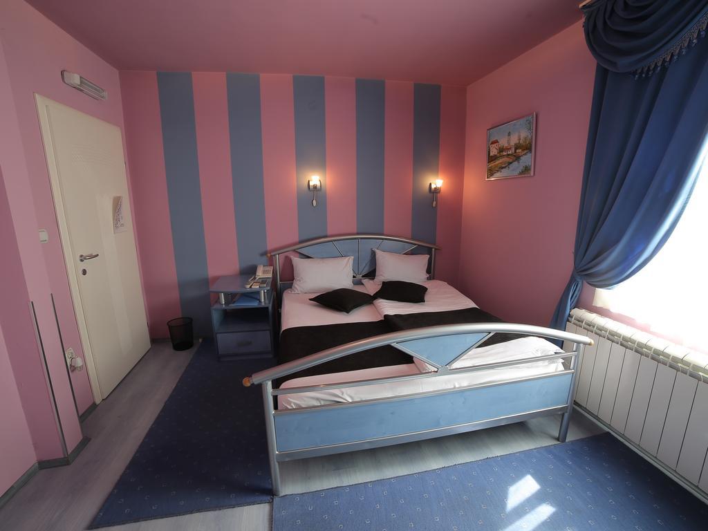 Hotel Zeneva Kragujevac Bilik gambar