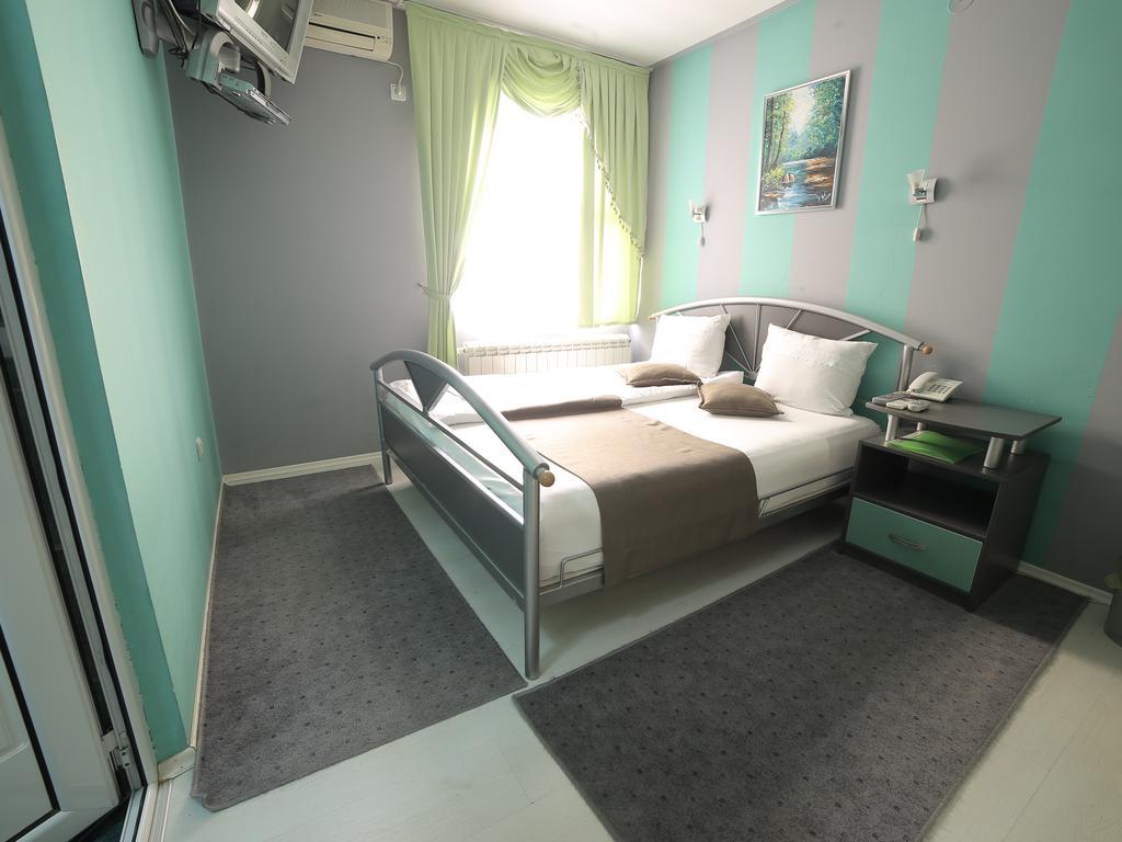Hotel Zeneva Kragujevac Bilik gambar