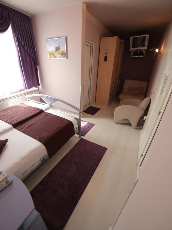 Hotel Zeneva Kragujevac Bilik gambar