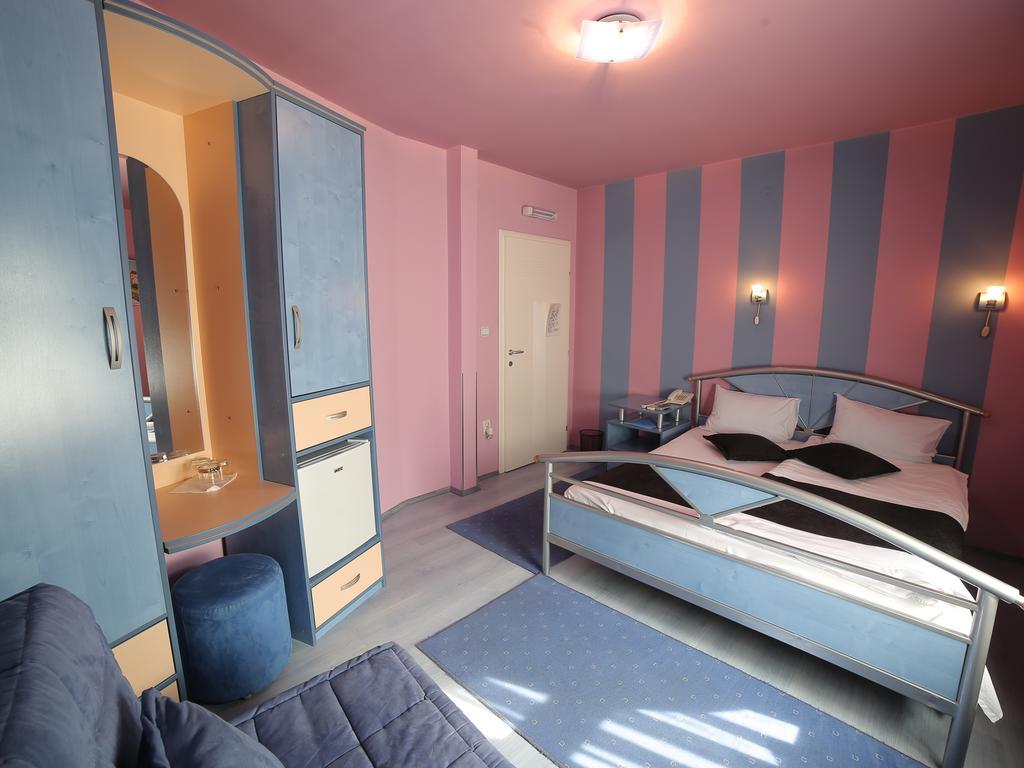 Hotel Zeneva Kragujevac Bilik gambar