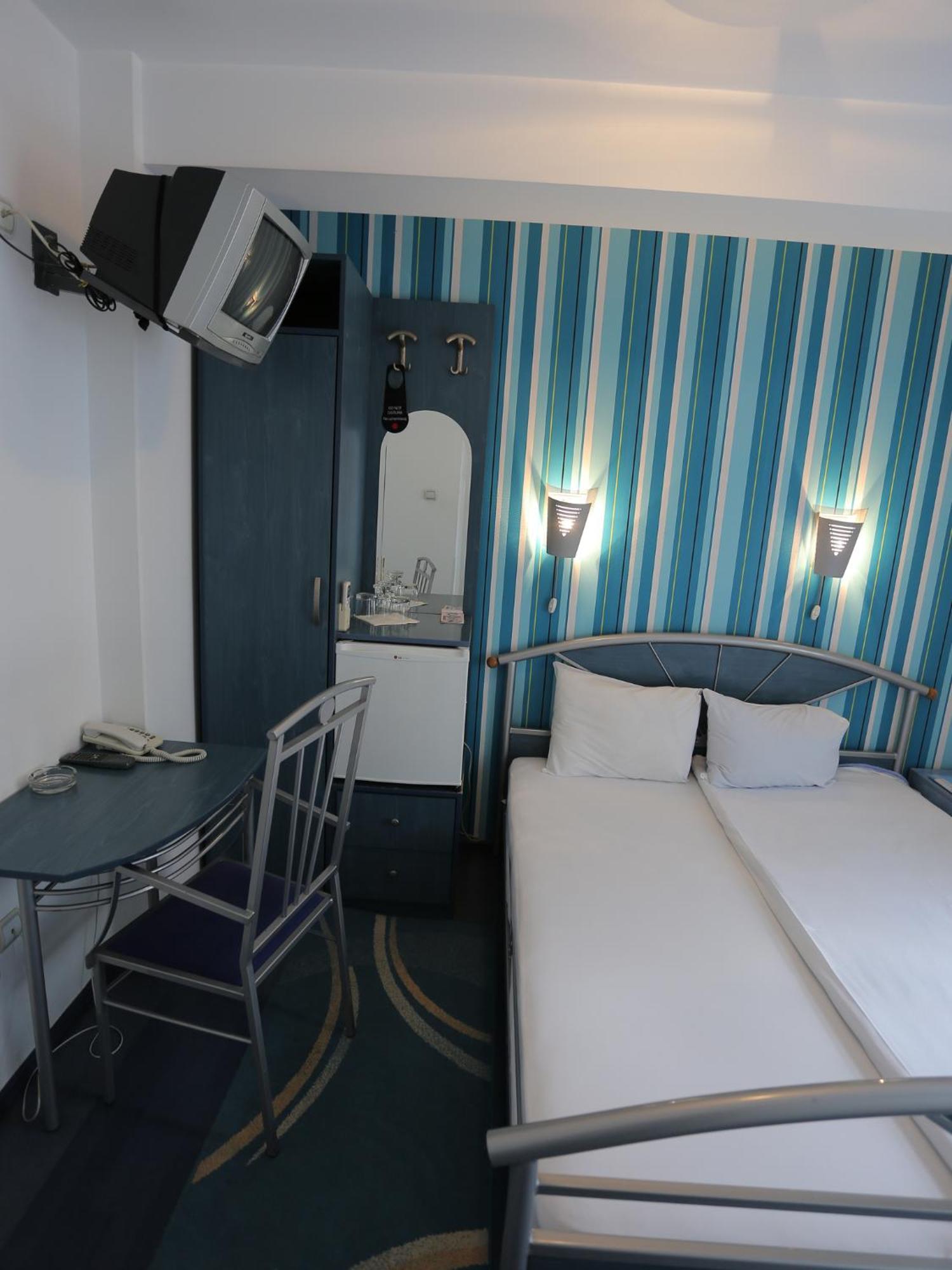 Hotel Zeneva Kragujevac Luaran gambar