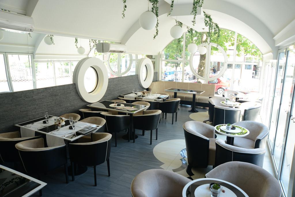 Hotel Zeneva Kragujevac Luaran gambar
