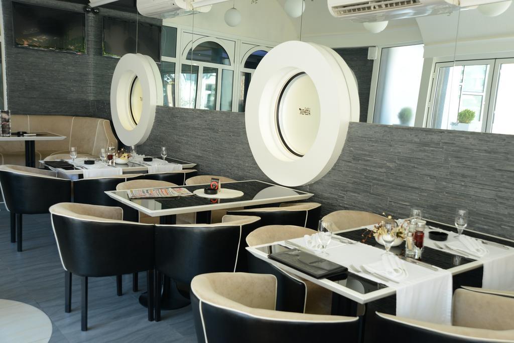 Hotel Zeneva Kragujevac Luaran gambar
